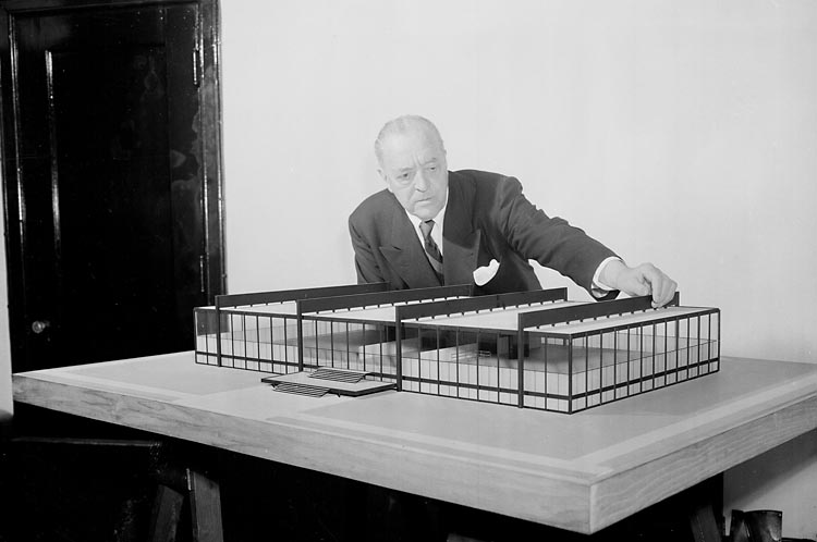 Ludwig Mies Van der Rohe BAUHAUS