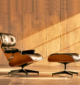 poltrona-charles-eames-com-puff-ambientada-600