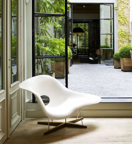 poltrona-la-chaise-charles-e-ray-eames-ambientada-600